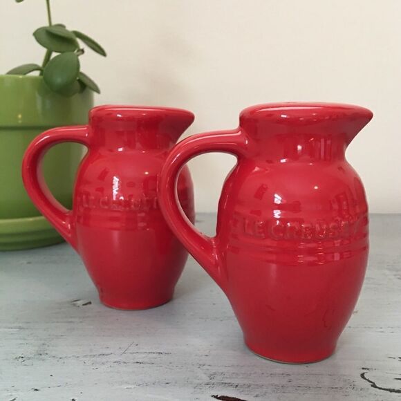 Le Creuset Red Salt & Pepper Shakers - Picture 1 of 5